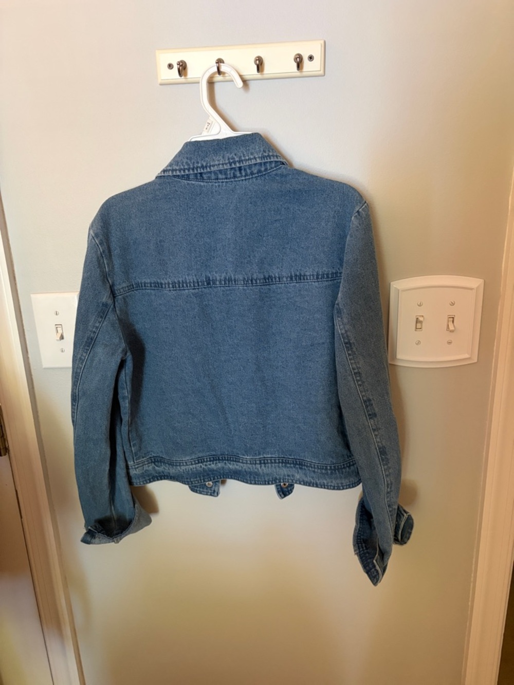 VTG Light Blue Ruffle Jean Jacket - Picture 6 of 6